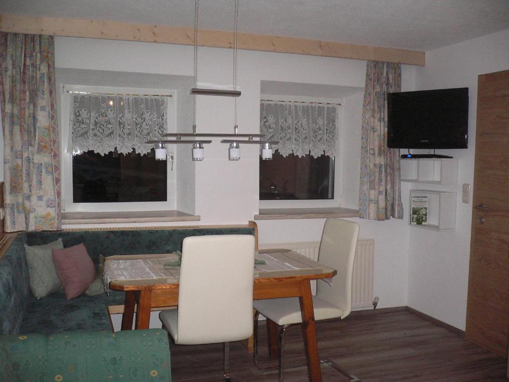 Haus Heidrun Apartamento Fendels Quarto foto